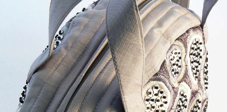 德國Madeira萬用皮革線 Aerofil No.35 Art.9135 質地強韌,滑順可用於手縫提把固定, 讓作品更持久耐用 | 加米修有限公司 SEWMATE CO, LTD.
